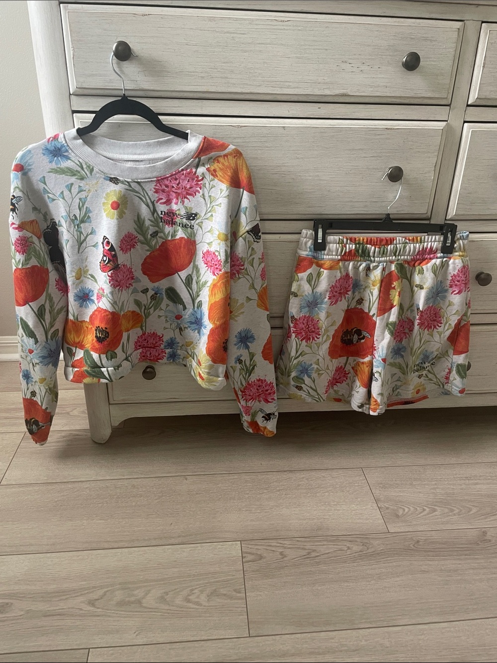 New Balance Floral women’s Set - Orange, Pink & Blue Flowers with butterflies